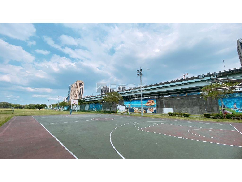 板橋新埔河景第一排美宅房屋室內格局與周邊環境