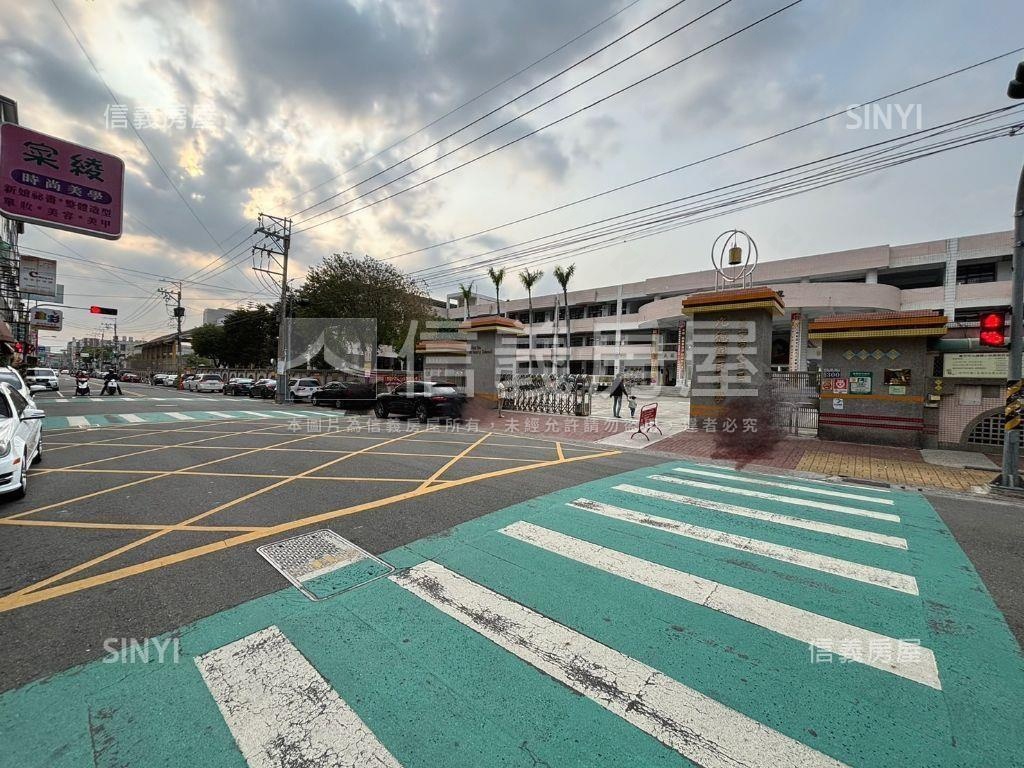 烏日中華路臨路透天讚房屋室內格局與周邊環境