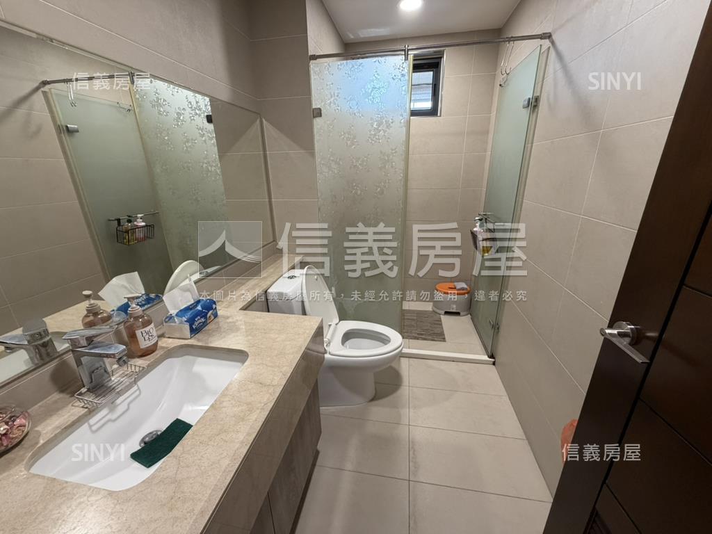 稀有三陽台超美裝潢戶房屋室內格局與周邊環境