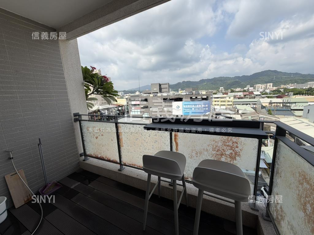 稀有三陽台超美裝潢戶房屋室內格局與周邊環境