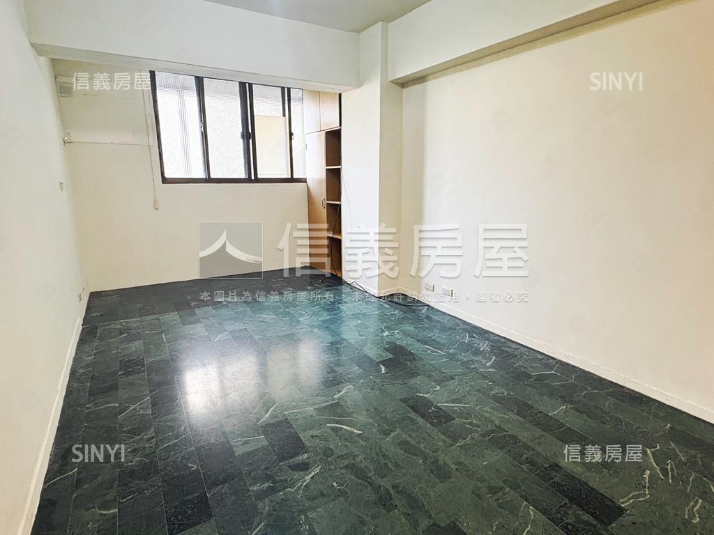 忠駝國宅３房視野佳房屋室內格局與周邊環境