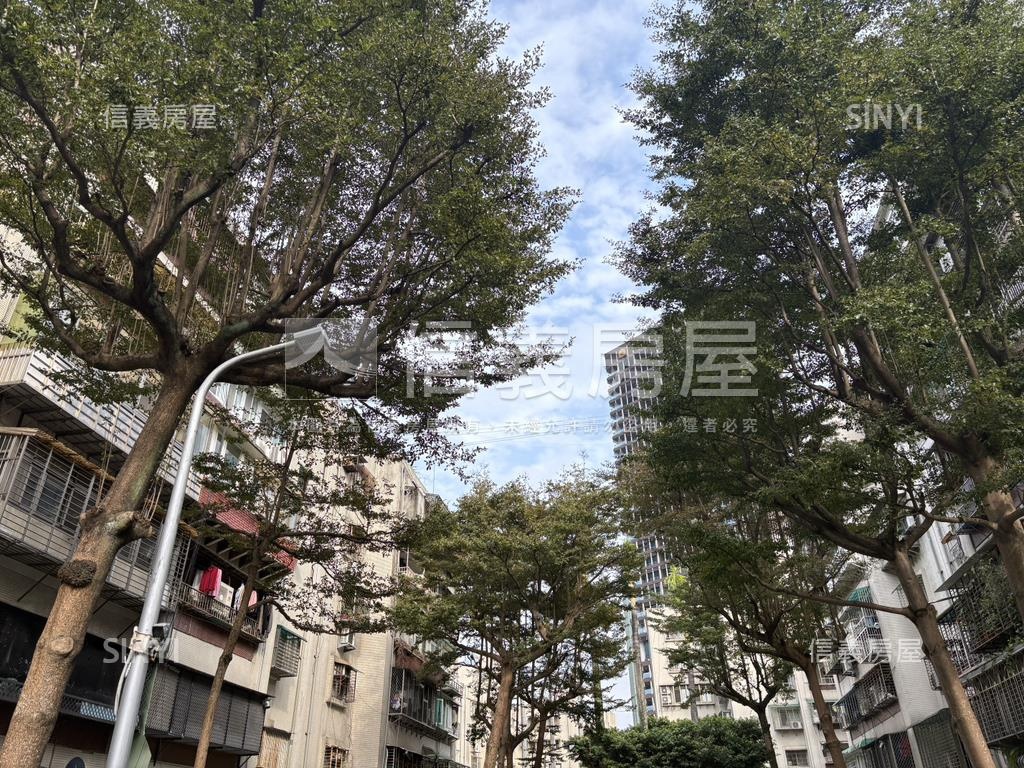 忠駝國宅３房視野佳房屋室內格局與周邊環境