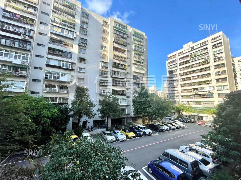 忠駝國宅電梯３房房屋室內格局與周邊環境