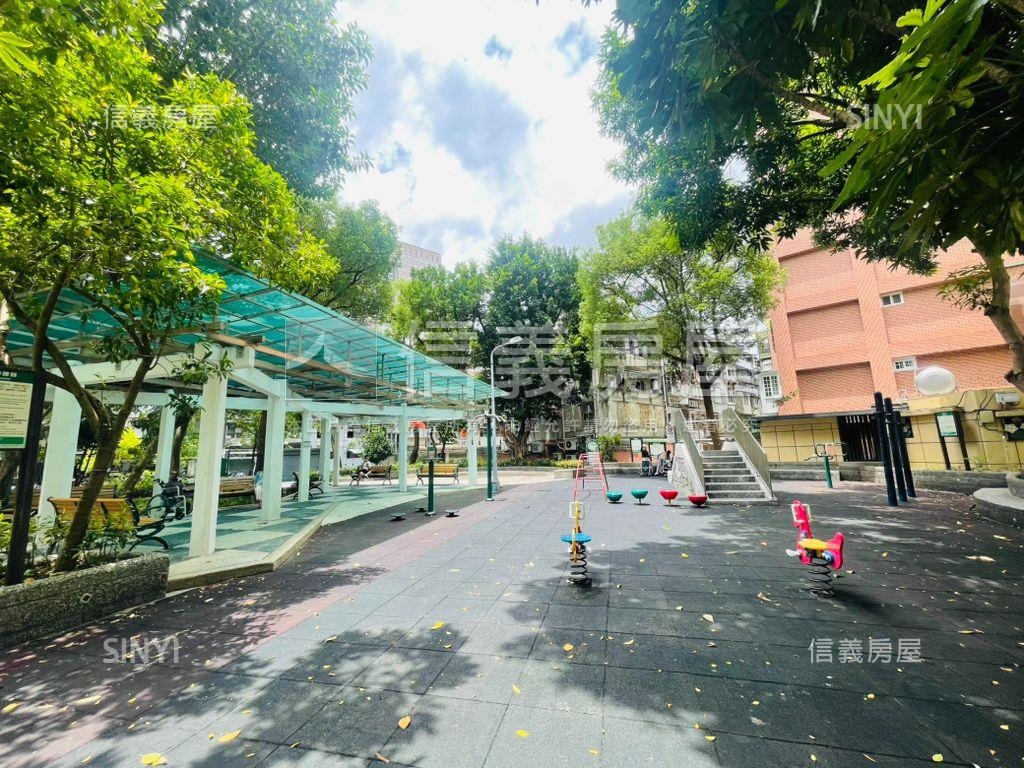 忠駝國宅電梯３房房屋室內格局與周邊環境