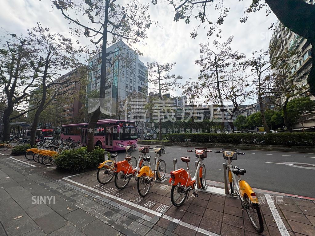 忠駝國宅電梯３房房屋室內格局與周邊環境