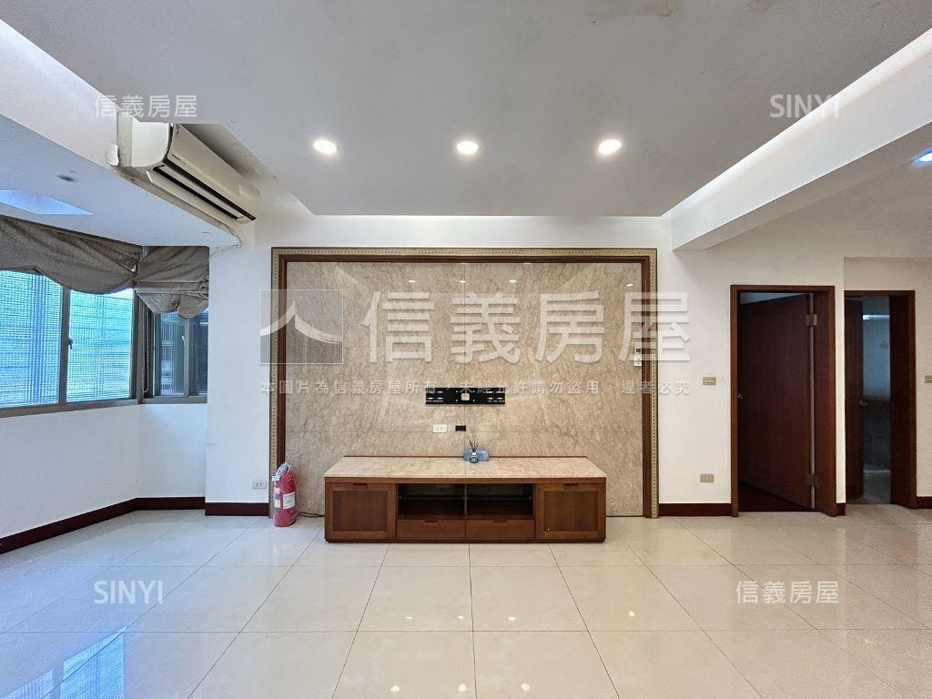 專任＊捷運＊二樓＊唭哩岸房屋室內格局與周邊環境