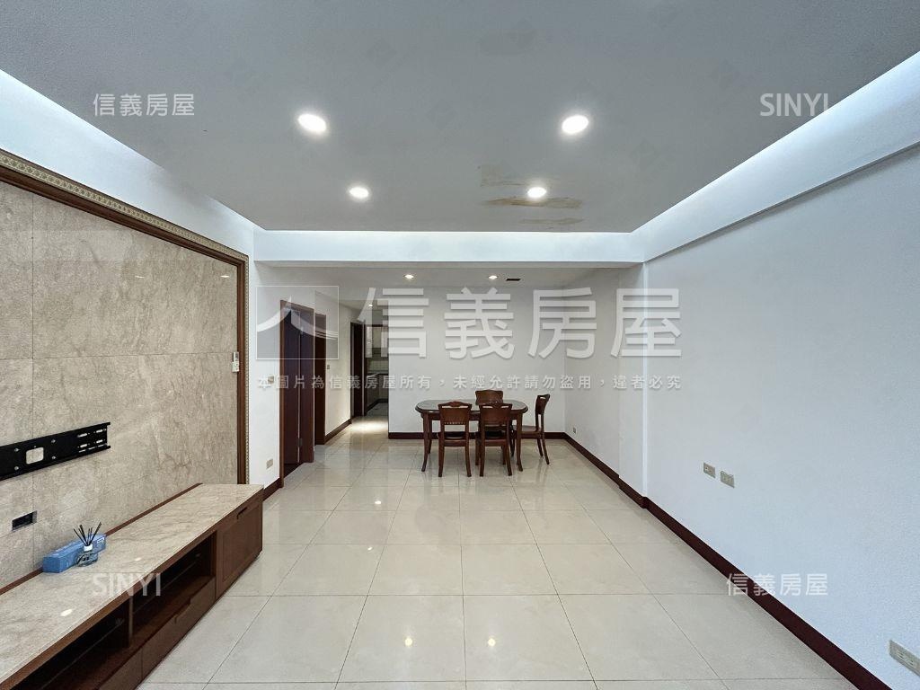 專任＊捷運＊二樓＊唭哩岸房屋室內格局與周邊環境