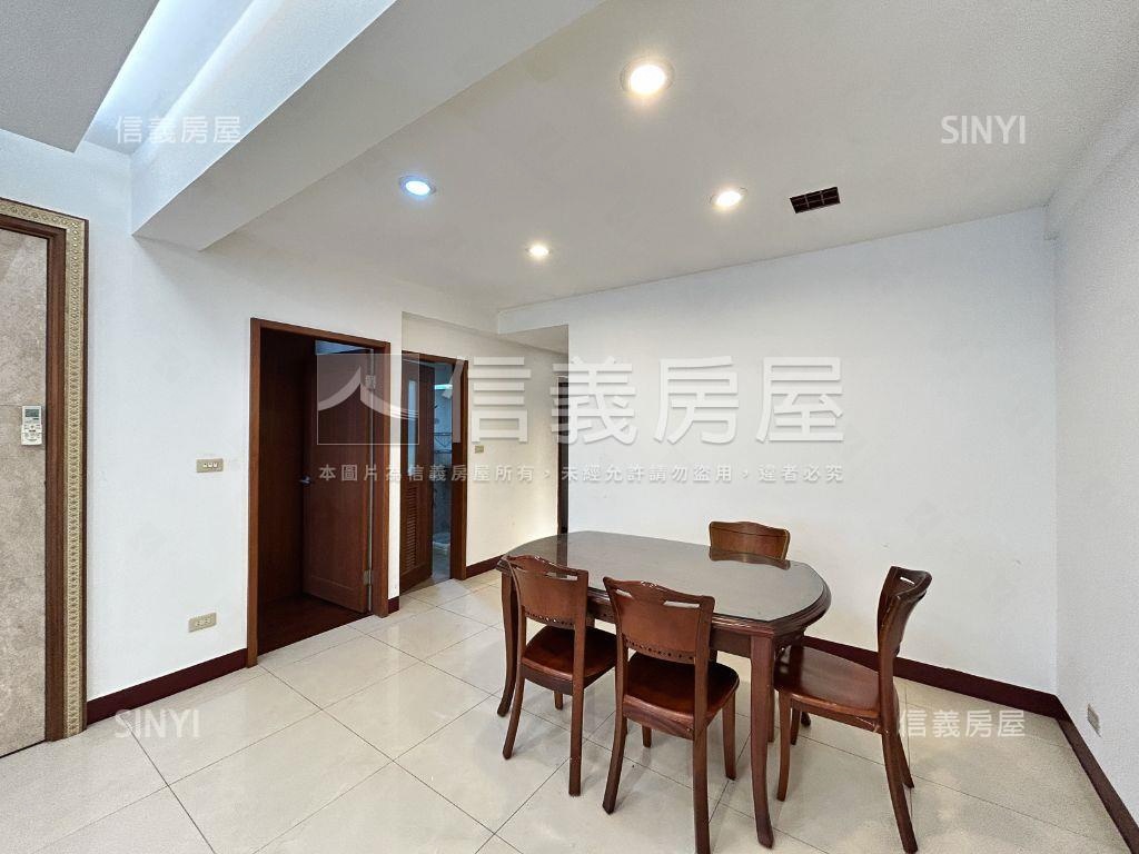 專任＊捷運＊二樓＊唭哩岸房屋室內格局與周邊環境