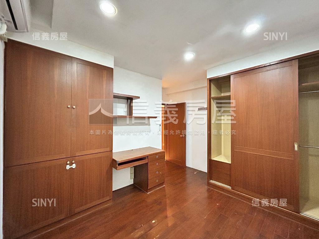 專任＊捷運＊二樓＊唭哩岸房屋室內格局與周邊環境