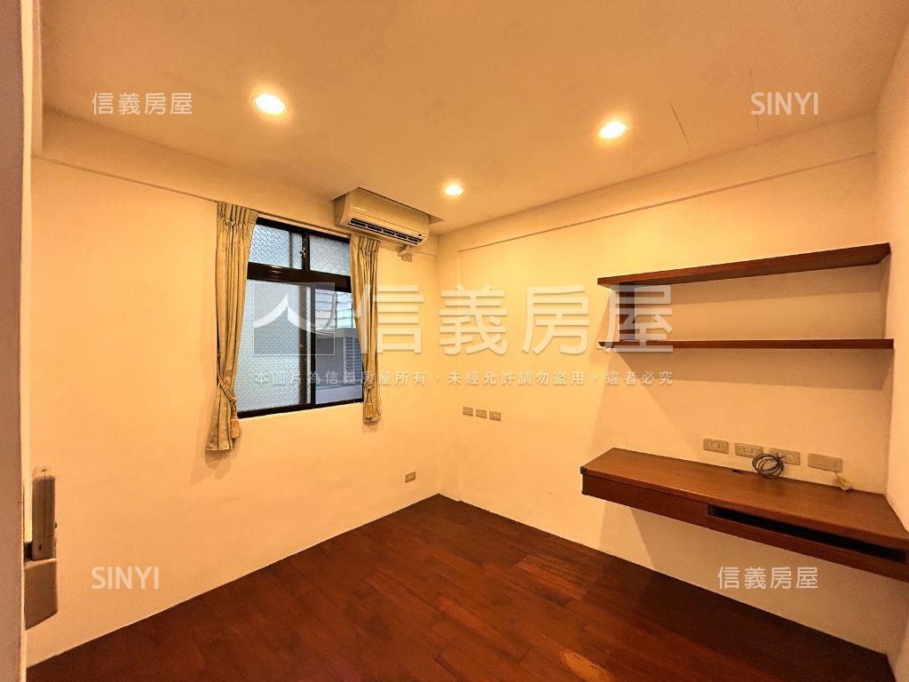 專任＊捷運＊二樓＊唭哩岸房屋室內格局與周邊環境