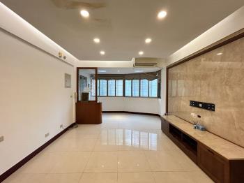 專任＊捷運＊二樓＊唭哩岸