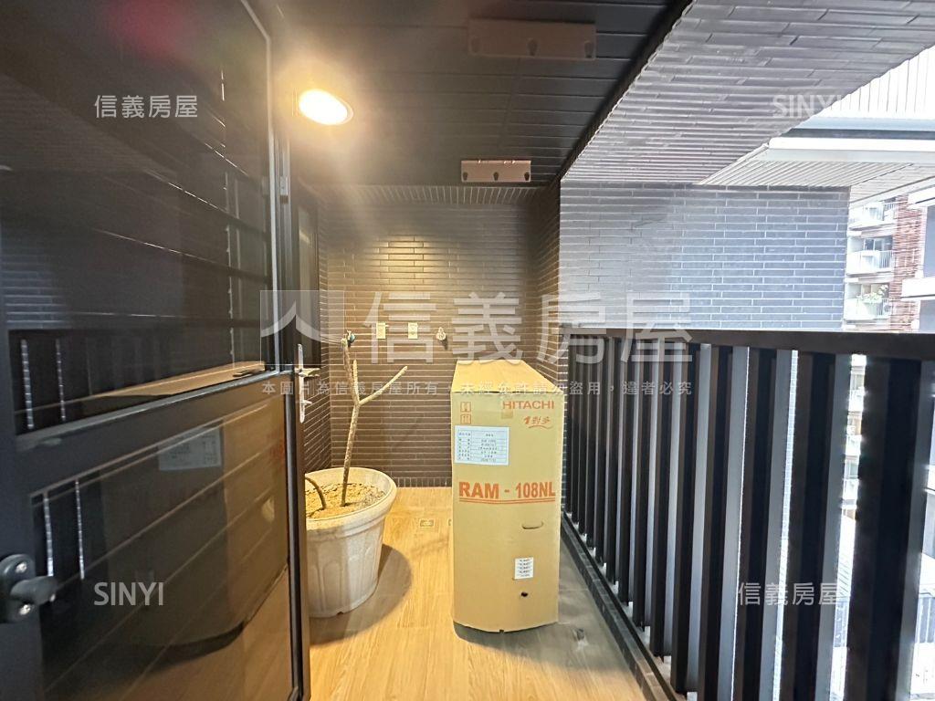 Ａ１８站前新銳２房車位房屋室內格局與周邊環境