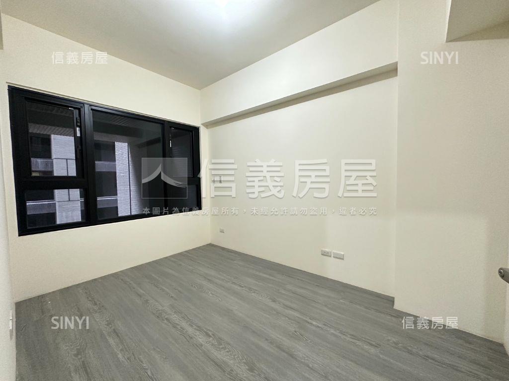 Ａ１８站前新銳２房車位房屋室內格局與周邊環境