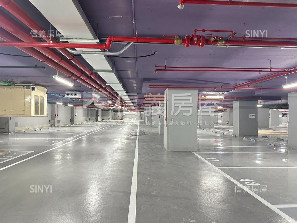 Ａ１８站前新銳２房車位房屋室內格局與周邊環境