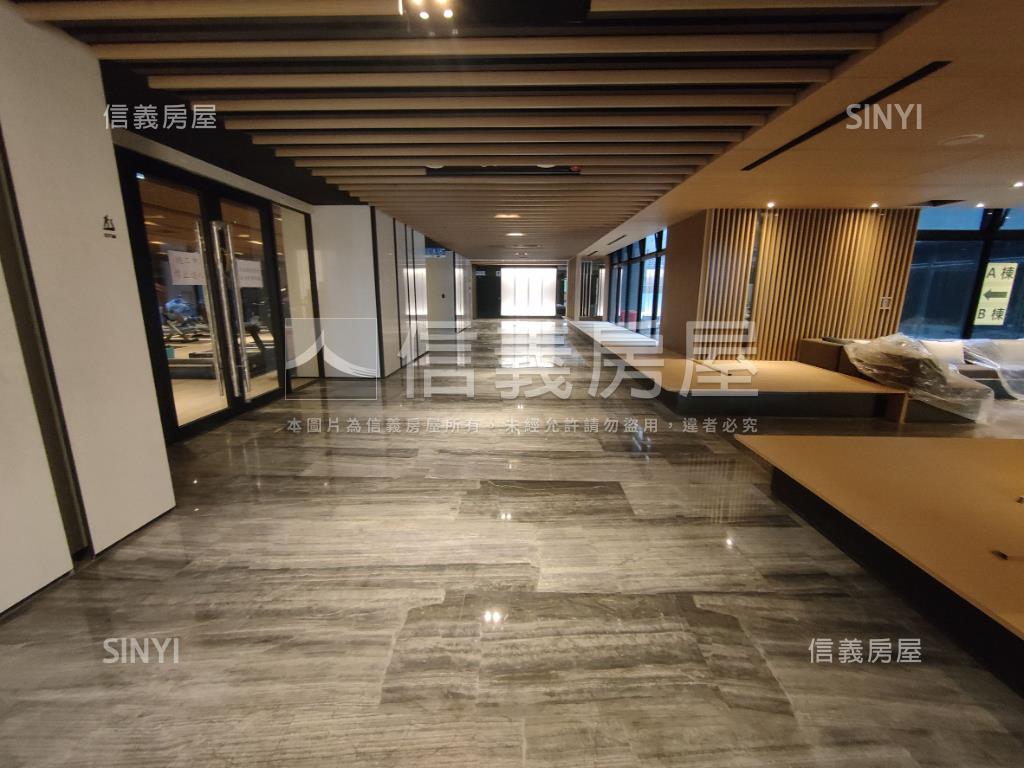 Ａ１８站前新銳２房車位房屋室內格局與周邊環境