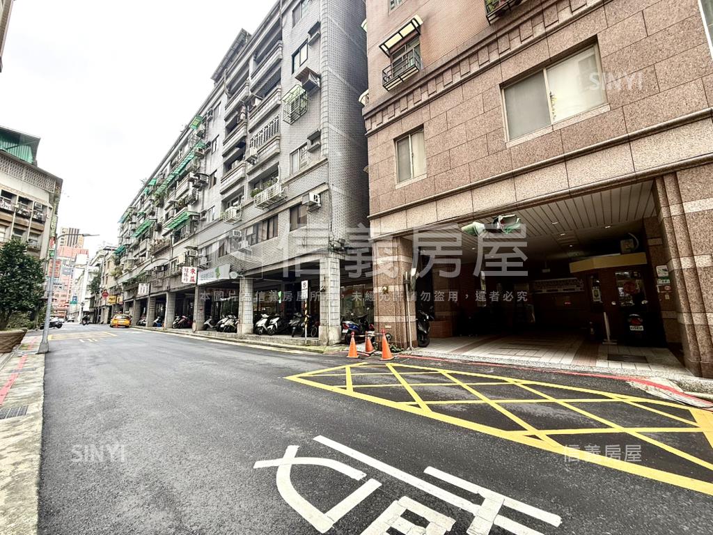 誠售西門昆明街車位房屋室內格局與周邊環境