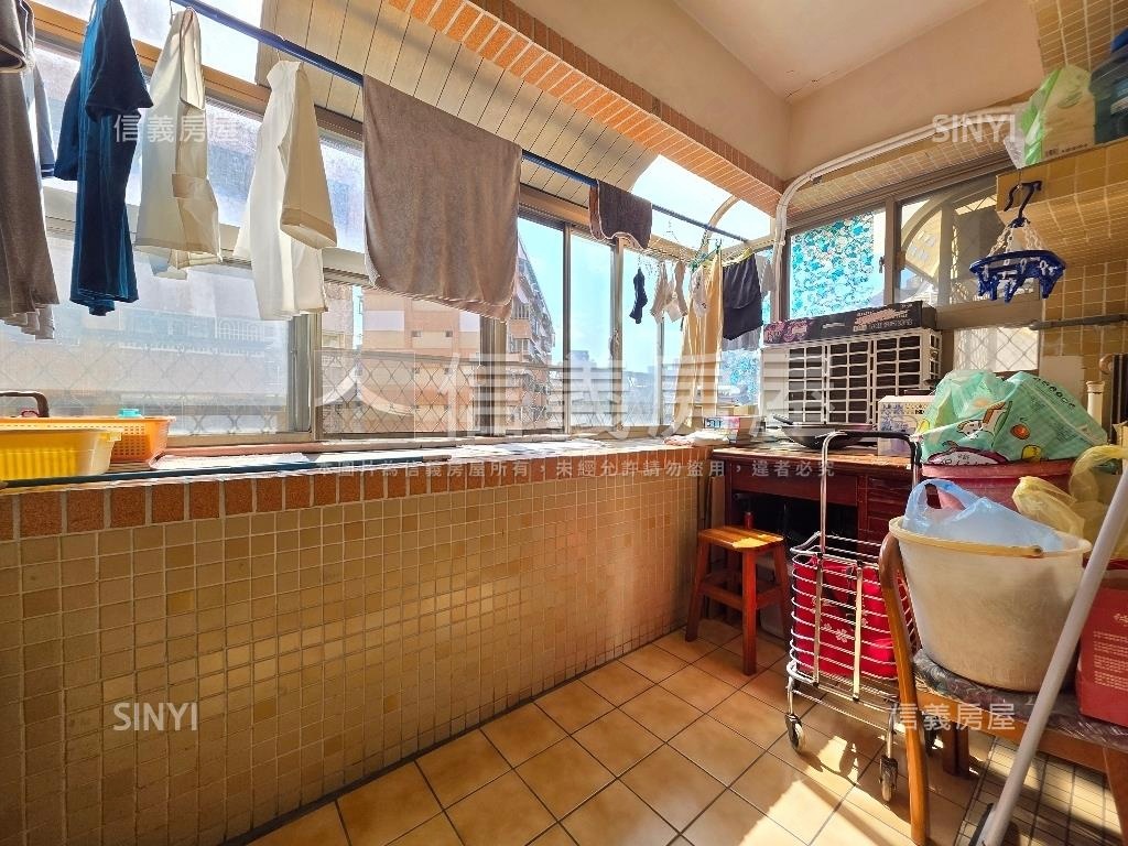 明湖邊間電梯三房房屋室內格局與周邊環境