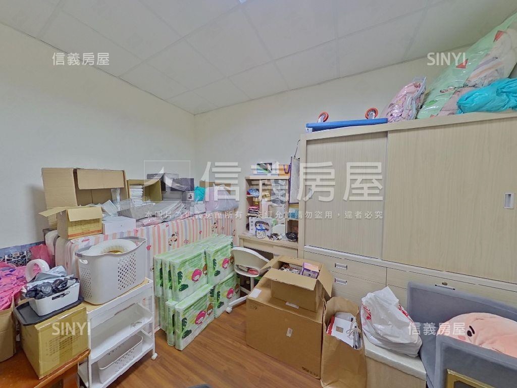 中泰街稀有低總價店面房屋室內格局與周邊環境