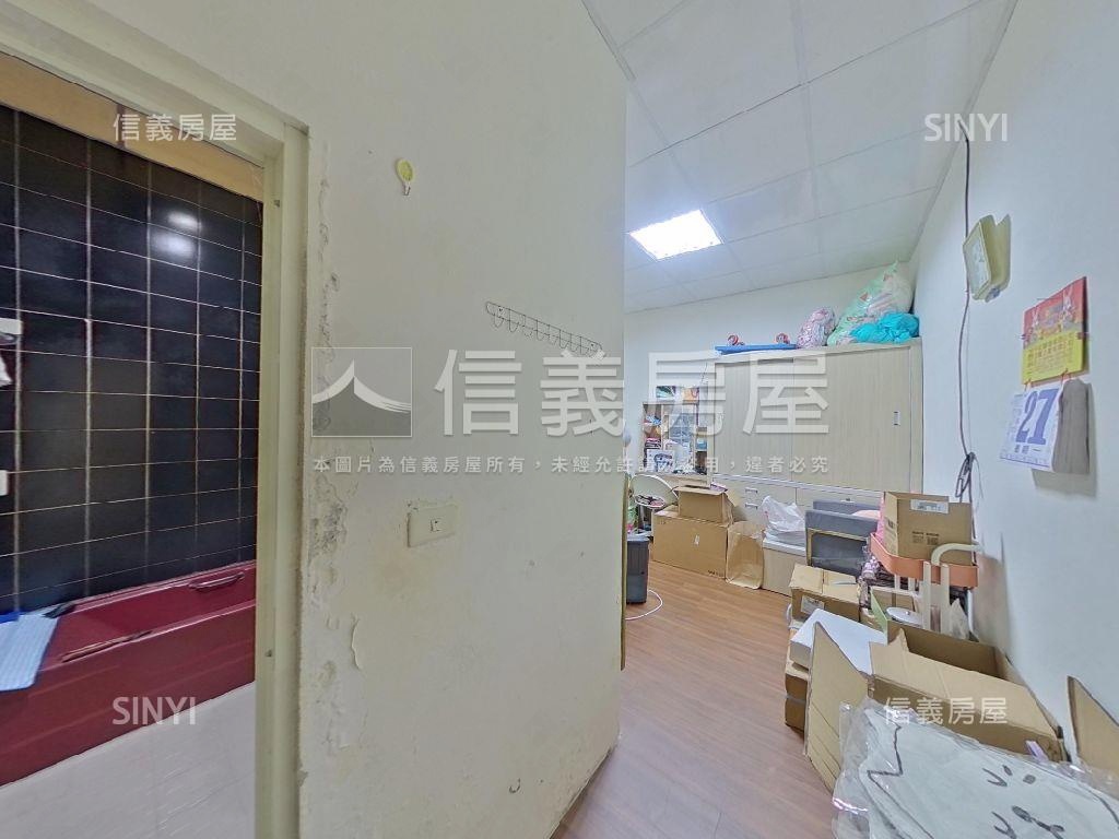 中泰街稀有低總價店面房屋室內格局與周邊環境