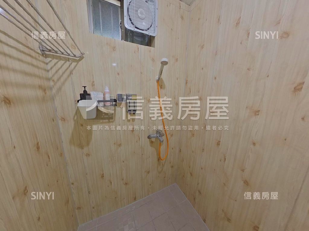 中泰街稀有低總價店面房屋室內格局與周邊環境