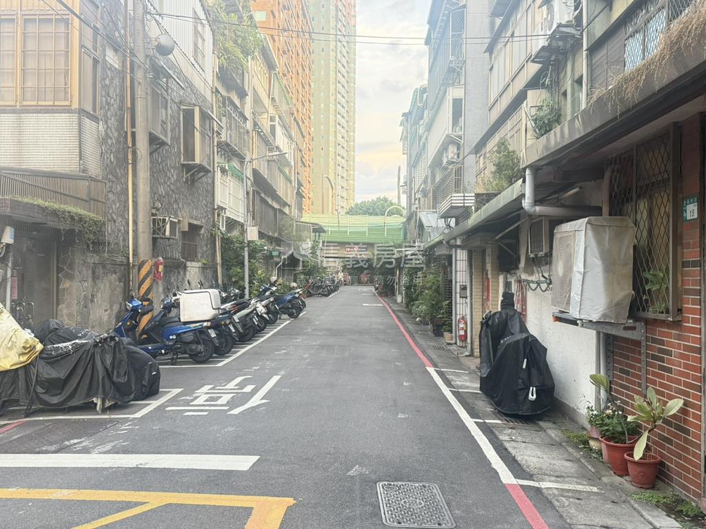 低總首購成家溫馨二樓房屋室內格局與周邊環境
