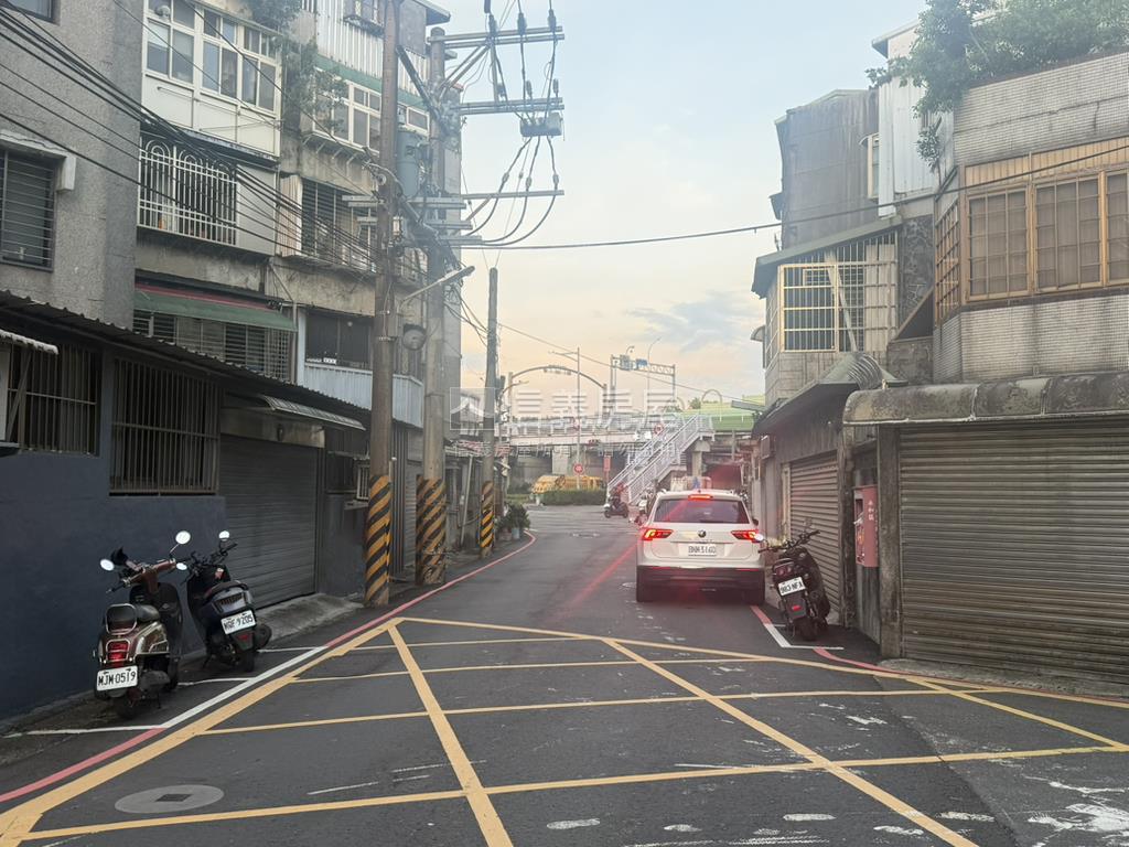低總首購成家溫馨二樓房屋室內格局與周邊環境