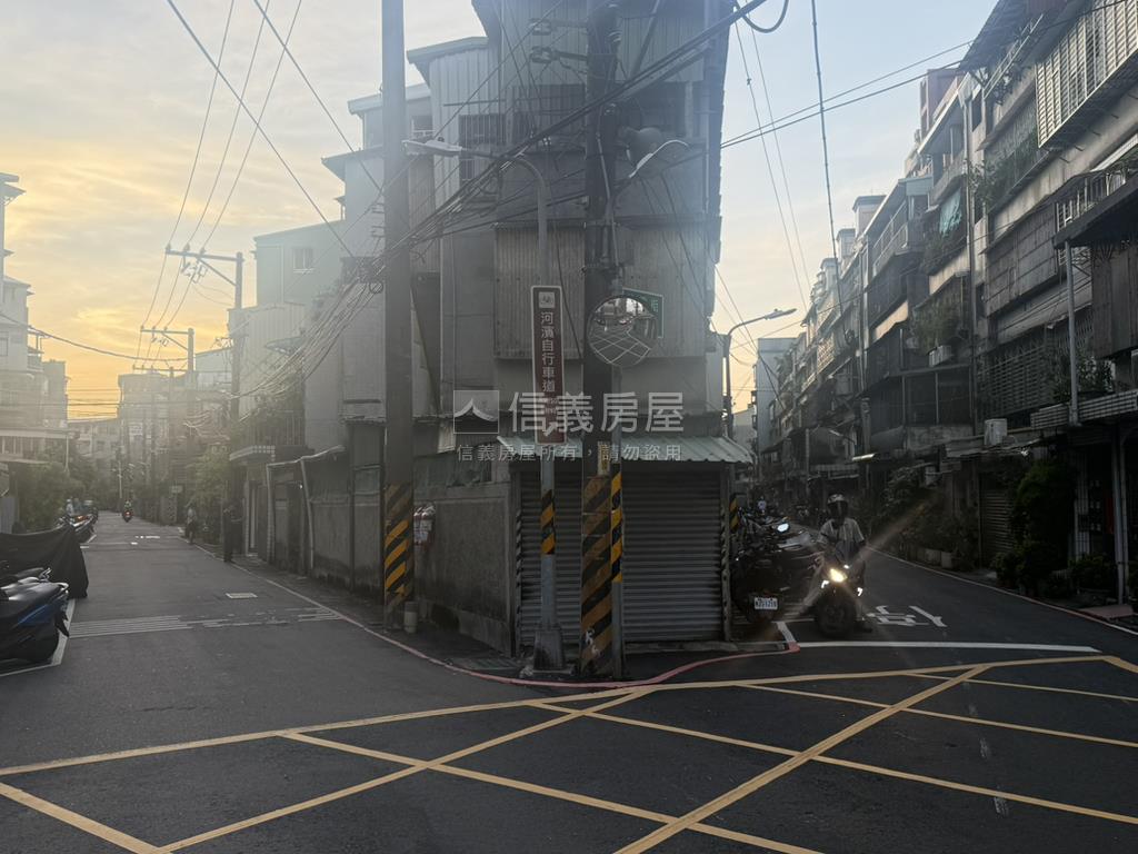 低總首購成家溫馨二樓房屋室內格局與周邊環境