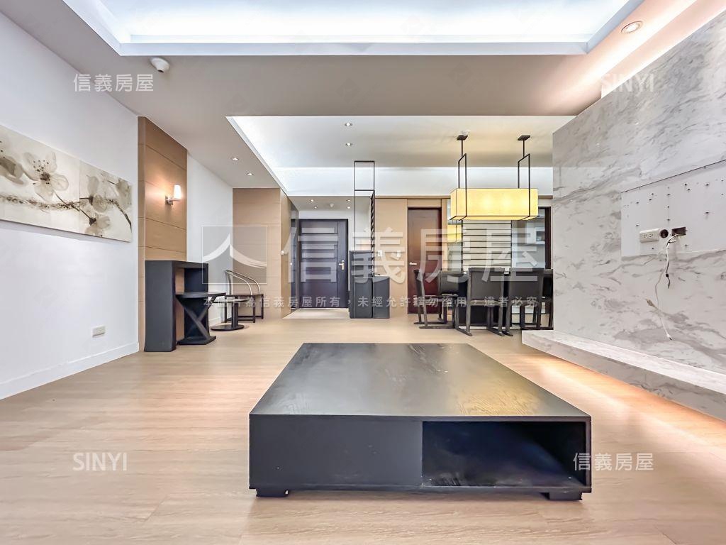 長虹大鎮．Ｃ．四房車位房屋室內格局與周邊環境