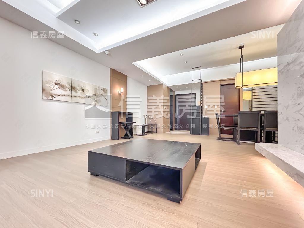 長虹大鎮．Ｃ．四房車位房屋室內格局與周邊環境