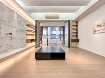 長虹大鎮．Ｃ．四房車位