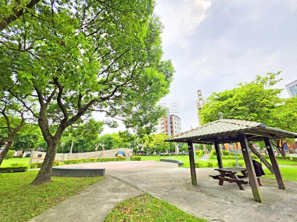 陽明公園旁三房車位房屋室內格局與周邊環境