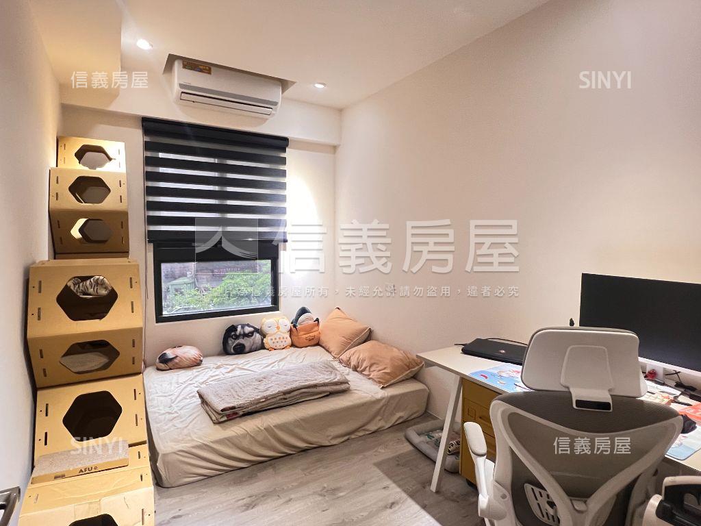 世紀城裝潢採光美三房房屋室內格局與周邊環境