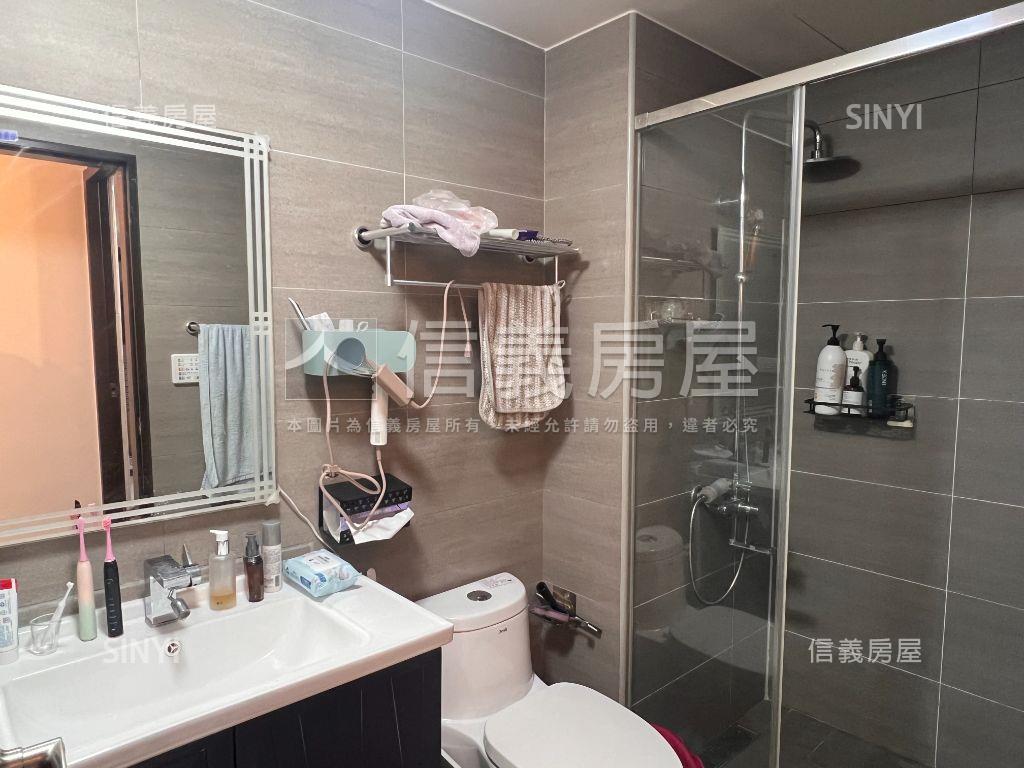 世紀城裝潢採光美三房房屋室內格局與周邊環境