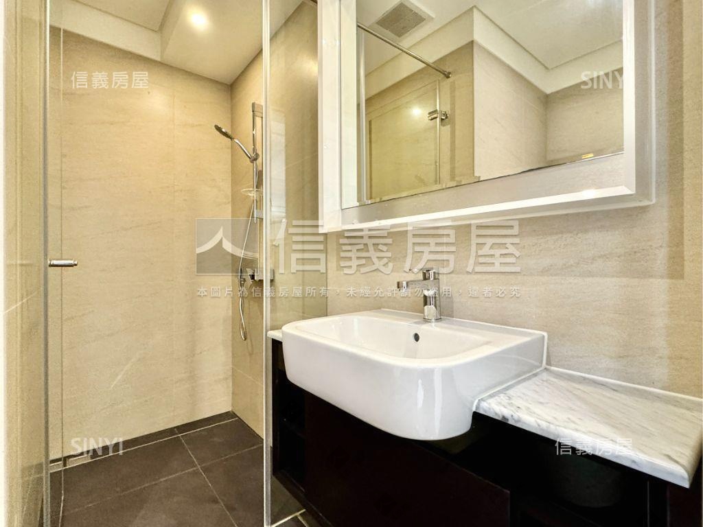 校園首排景觀大兩房平車房屋室內格局與周邊環境