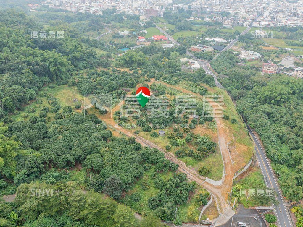 草屯土地約４３８８坪房屋室內格局與周邊環境