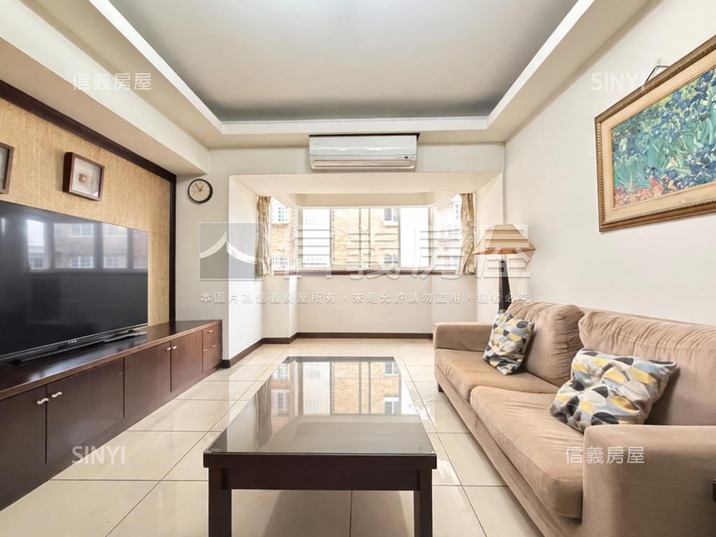 米蘭桂冠面中庭邊間四房房屋室內格局與周邊環境