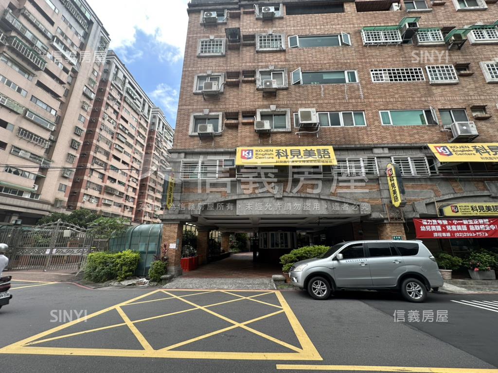 米蘭桂冠面中庭邊間四房房屋室內格局與周邊環境