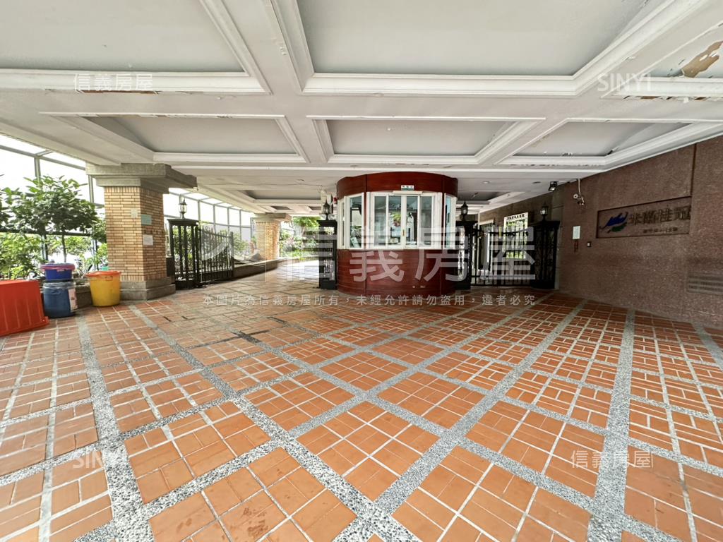 米蘭桂冠面中庭邊間四房房屋室內格局與周邊環境