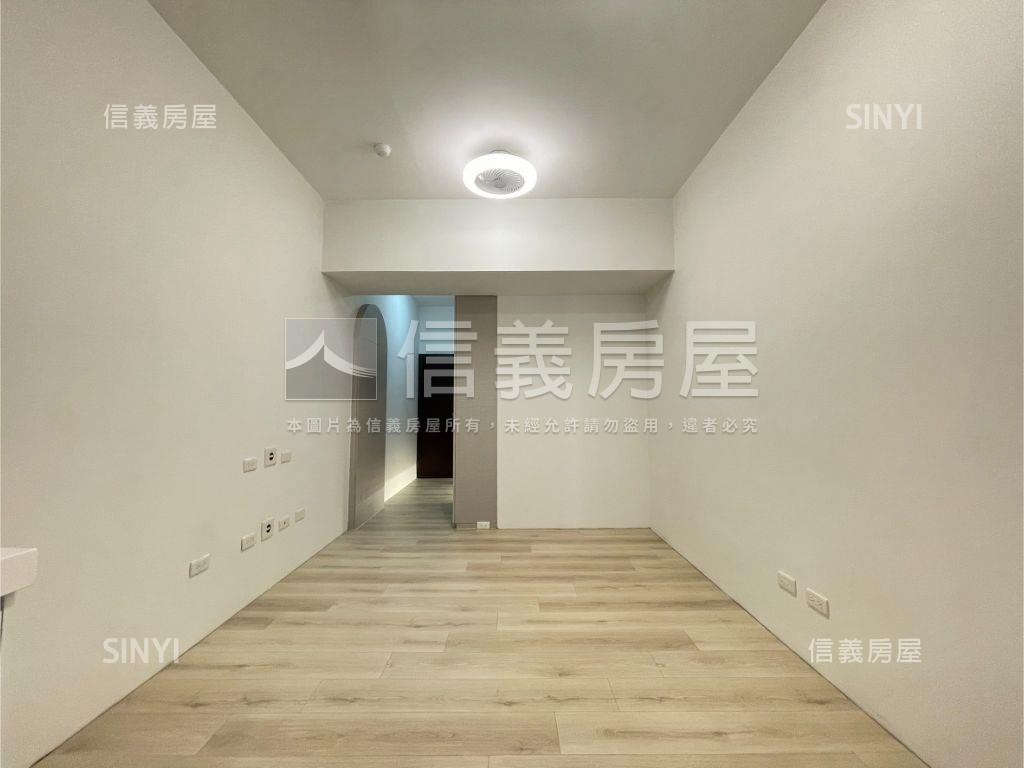 新泰商圈裝潢三房坡平車位房屋室內格局與周邊環境