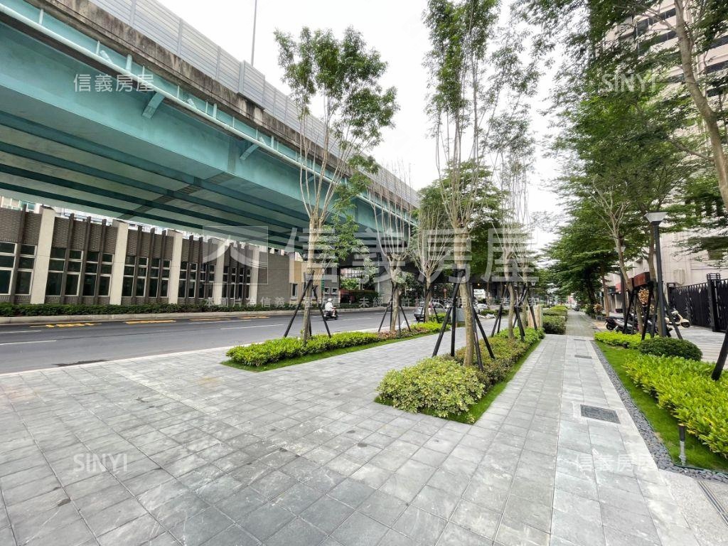 新泰商圈裝潢三房坡平車位房屋室內格局與周邊環境