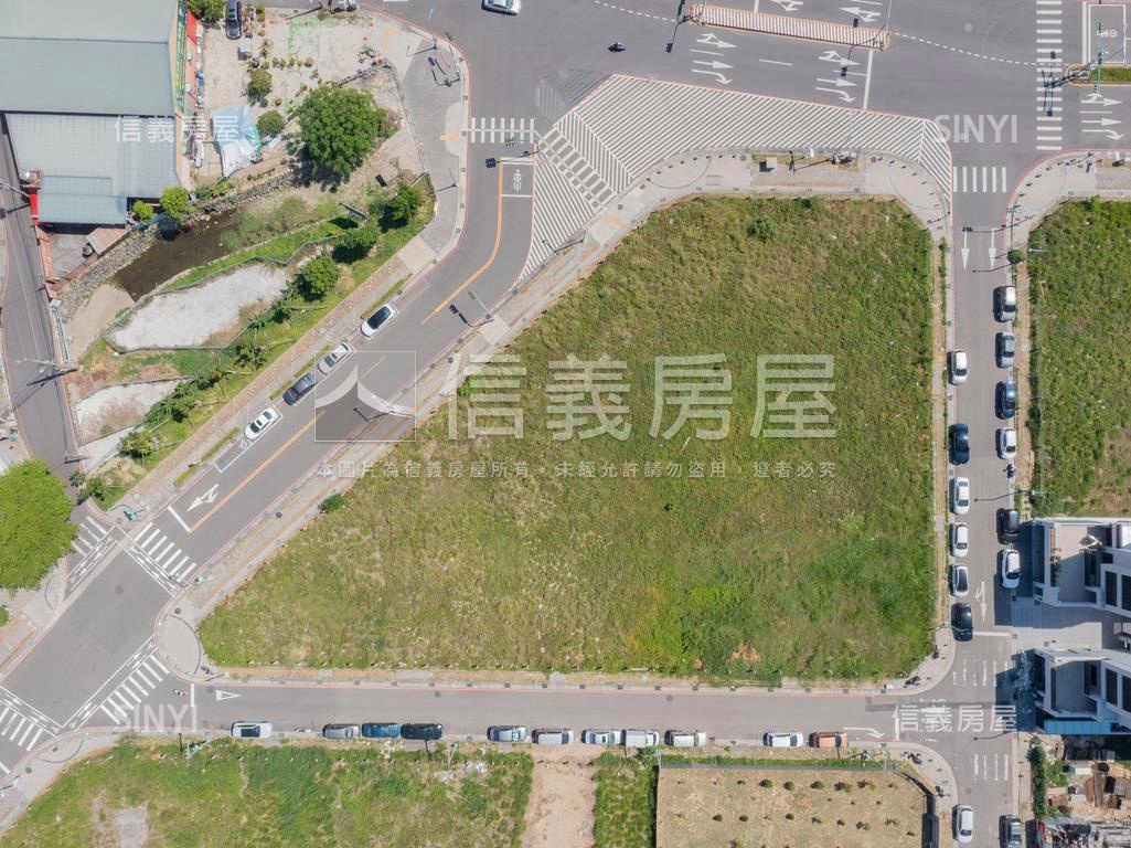 正十四期美和段土地Ａ房屋室內格局與周邊環境