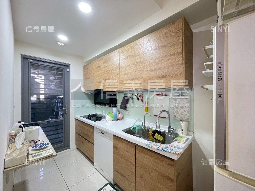 高鐵小清新兩房平車房屋室內格局與周邊環境