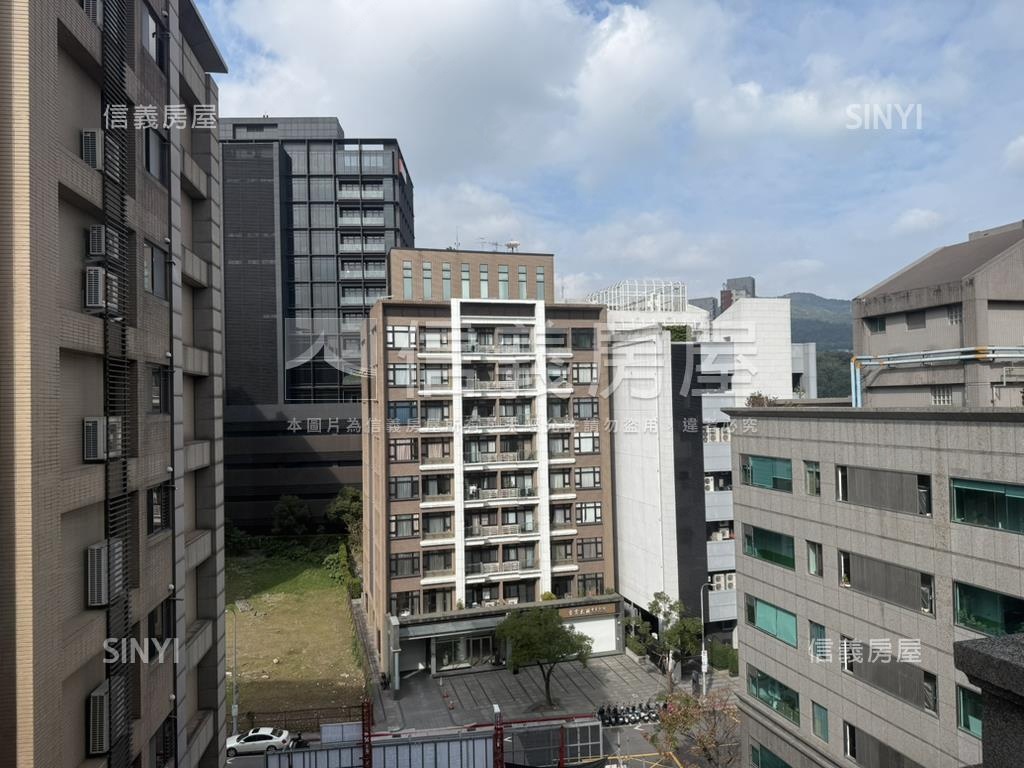 美裝菁棧採光棒房屋室內格局與周邊環境