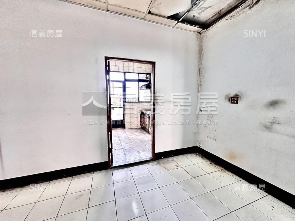 近捷運低總價方正美寓房屋室內格局與周邊環境