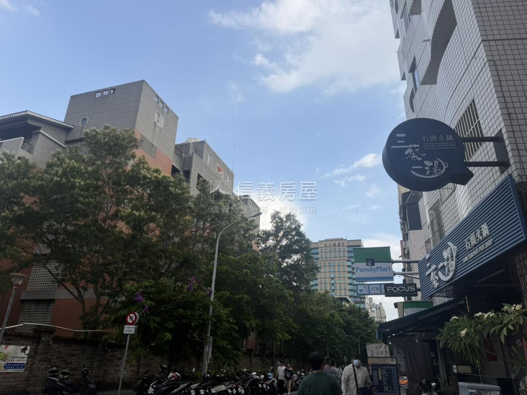正一中街稀有釋出透天房屋室內格局與周邊環境