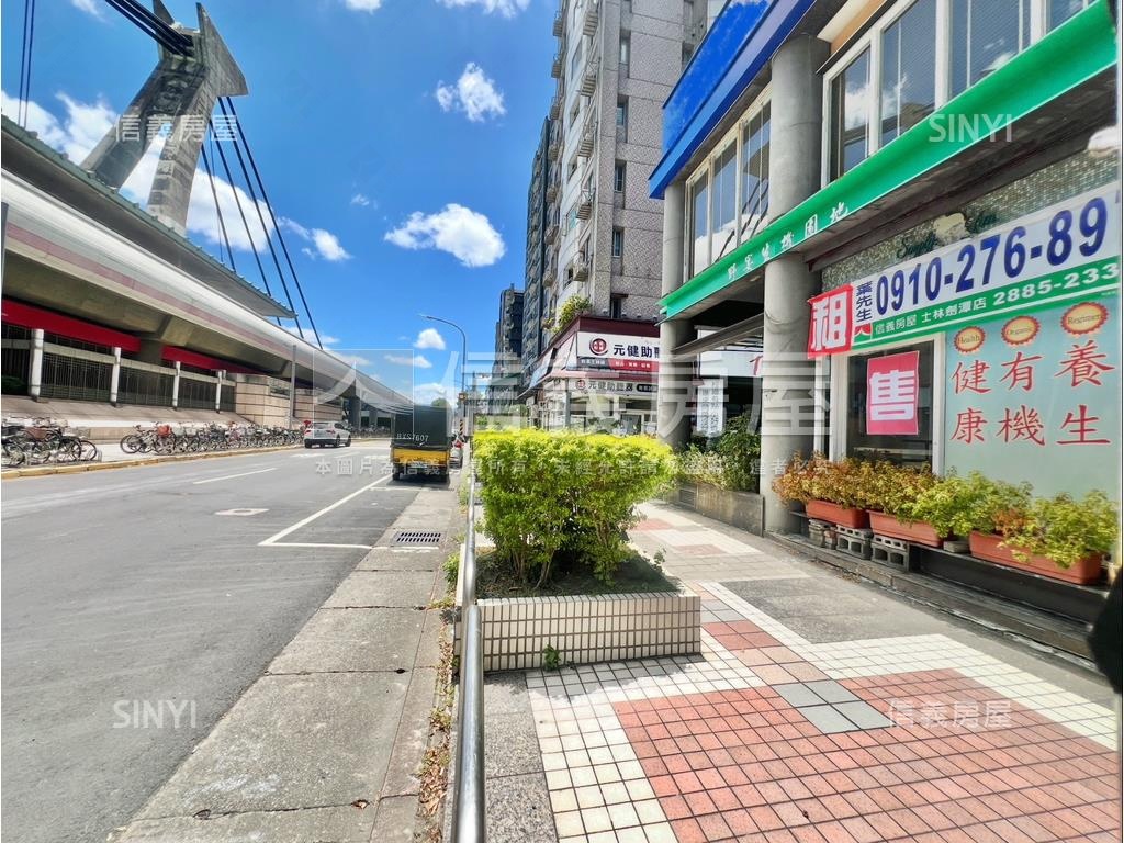 劍潭捷運．三角窗店面房屋室內格局與周邊環境