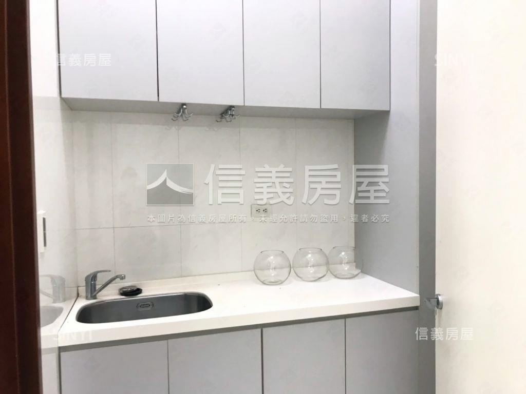 金矽谷邊間辦公房屋室內格局與周邊環境