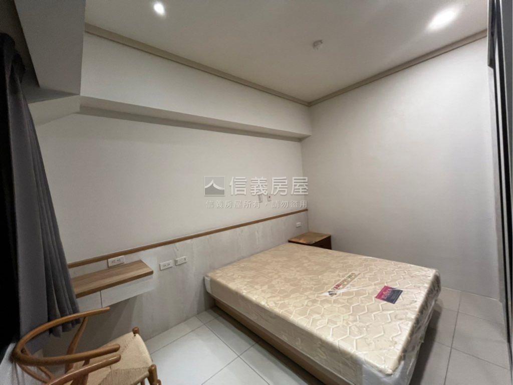 楠梓海揚２＋１有車位房屋室內格局與周邊環境