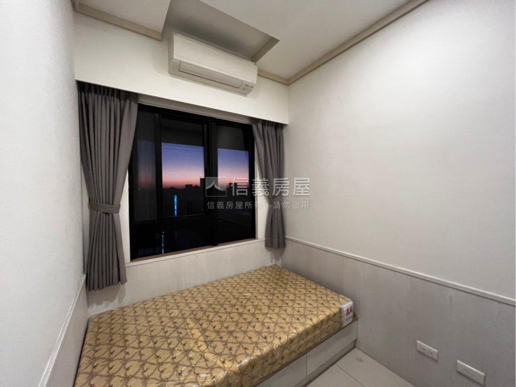 楠梓海揚２＋１有車位房屋室內格局與周邊環境
