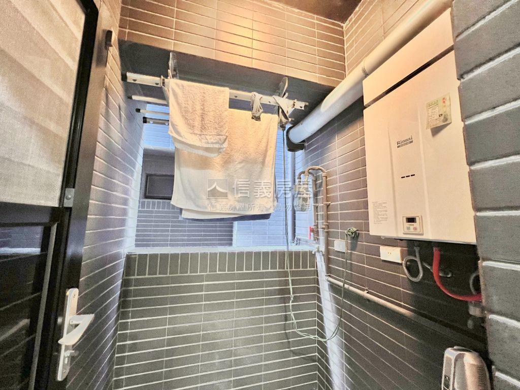 楠梓海揚２＋１有車位房屋室內格局與周邊環境